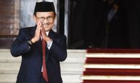 Kisah Cinta Habibie Ainun: Menerbangkan Pesawat Indonesia ke Angkasa Dunia