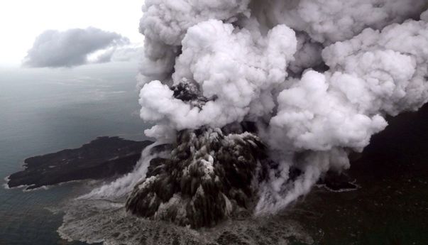 Anak Krakatau Erupsi, Bagaimana Statusnya?