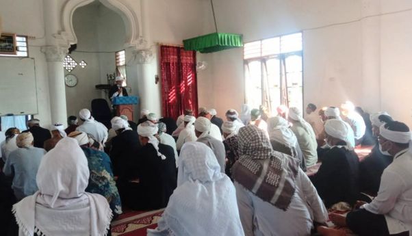 Puluhan Jamaah Thariqat Naqsabandiyah di Kota Medan Rayakan Idul Adha Hari Ini