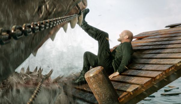Penuh Ketegangan! Jason Statham Kembali Jadi Pahlawan di Film “Meg 2: The Trench”