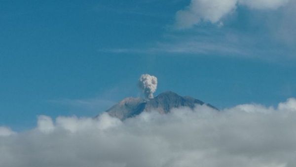 Pagi Ini Gunung Semeru Erupsi Lagi, Lontarkan Abu Vulkanik Setinggi 600 Meter ke Arah Utara