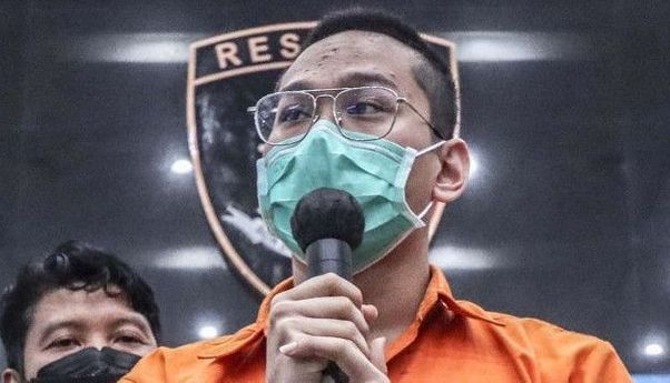 Polisi Periksa Ibu Indra Kenz Terkait Dana Rp1 Miliar: Uang Tersebut Digunakan untuk Berobat