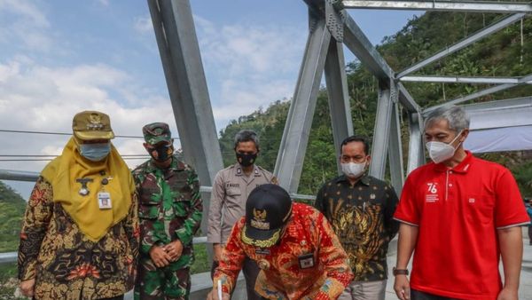 Peresmian Jembatan Plipiran di Hari Keramat Mungkin Seremonial Terakhir Bupati Banjarnegara Sebelum Jadi Tersangka