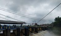 Warga Jakarta Harap Waspada, 5 Pintu Air dalam Status Siaga 3 Banjir