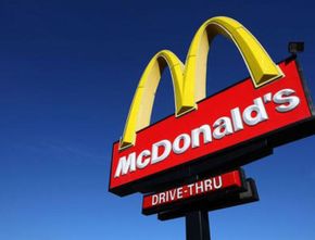 Apa Sih Alasan McDonald's Gunakan Warna Merah dan Kuning dalam Logonya?