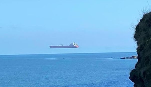 Begini Penjelasan Ilmiah Foto Aneh Kapal Melayang di Lepas Pantai Inggris