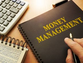 Tips Manajemen Uang saat Krisis Ekonomi Menerjang