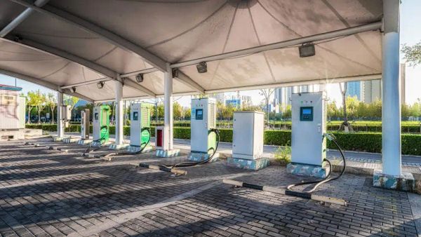 Kerja Sama Geely dan Voltron Tingkatkan Infrastruktur Charging Station EV, Kok Bisa?