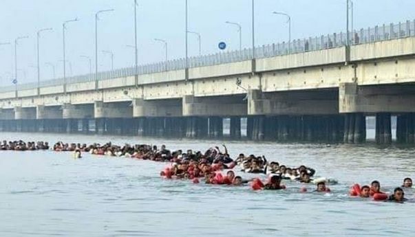 Gubernur Khofifah Pastikan Tak ada Pemudik yang Nekat Berenang di Selat Madura: Itu Berita Palsu