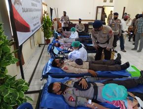 Berita Online Jogja: 100 Anggota Brimob Polda DIY Lakukan Donor Darah