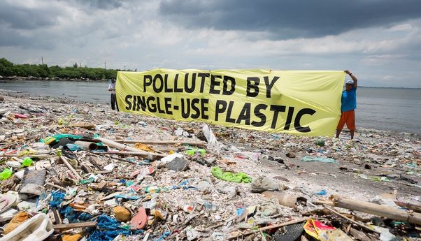 Mahasiswa UGM Mengubah Sampah Plastik Menjadi Bahan Bakar