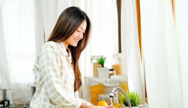 Cara Mencuci Buah dan Sayuran Agar Pestisida Hilang Sepenuhnya, Simpel dan Anti Ribet