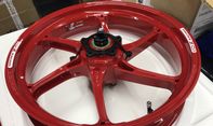 Pria Ini Pasang Pelek Hedon di Motor Ninja, Harganya bisa Buat Beli Honda CBR 150R