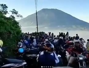 Berita Jateng: Pengunjung Membeludak, Gunung Telomoyo Ditutup Sementara