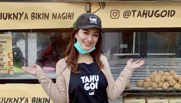 Galih Parama Arta, Penjual Tahu Goreng Cantik yang Viral di Jogja