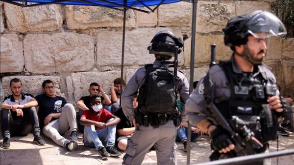 Tangis Gadis Kecil Pecah Ketika Bocah Palestina Ditangkap Polisi Israel Gegara Lempar Batu