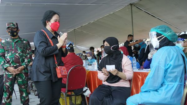 Di Stadion Gelora 10 November, Puan Bagi 30 Ribu Dosis Vaksin untuk Warga Jatim