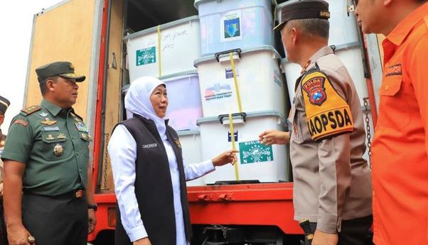 Khofifah Melepas Keberangkatan 81 Truk Bantuan Kemanusiaan ke Palestina