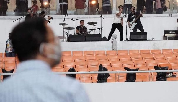 Anies Baswedan Kagum dan Senyum-senyum Sendiri: Suara Band Nidji Spektakuler, Tak Sumbang Sama Sekali