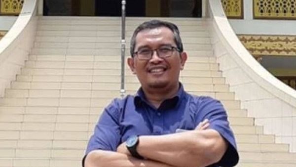 Dosen UGM Karna Wijaya Balik Laporkan Guntur Romli dari Fraksi PSI