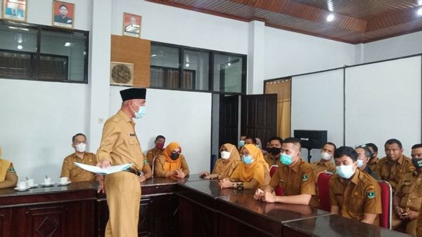 Hari Kedua Kerja Pascalibur Lebaran, Gubernur Sumbar Mahyeldi Temukan ASN Bolos