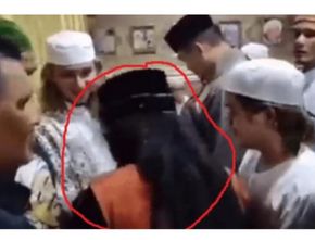 Viral Limbad Cium Tangan Habib Bahar bin Smith, Netizen: Preman Kok Disembah!
