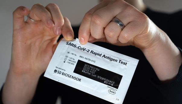 Mungkinkah Indonesia Tiru Singapura yang Bagikan Antigen Gratis ke Rumah-rumah?