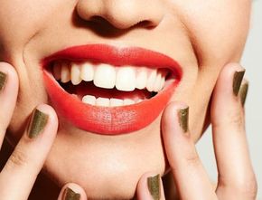 Cara Memutihkan Gigi secara Alami yang Efektif dan Efisien