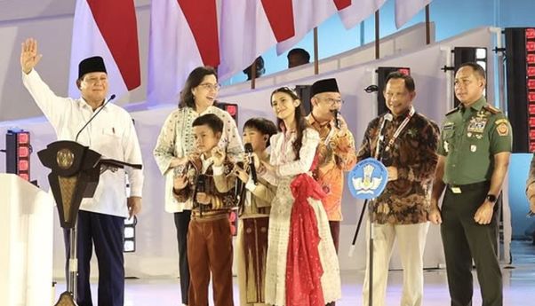 Prabowo Umumkan Kenaikan Anggaran Kesejahteraan Guru Jadi Rp81,6 Triliun pada 2025