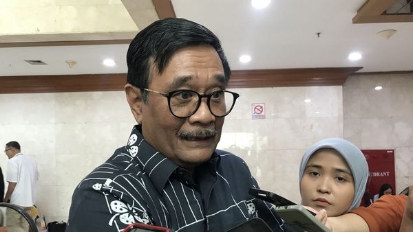 Jokowi Tak Jadi Berkantor di IKN Bulan Ini, Djarot PDIP: Jangan Terlalu Pede, Semula Siap Ternyata Belum