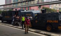 Ratusan Simpatisan Rizieq Shihab Tak Jera dengan Tembakan Gas Air Mata, 20 Orang Terpaksa Diamankan