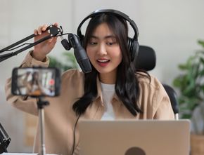 Biar Editing Lancar dan Live Streaming Stabil: Perbandingan FTTH, FWA, dan Mobile untuk Content Creator Indonesia