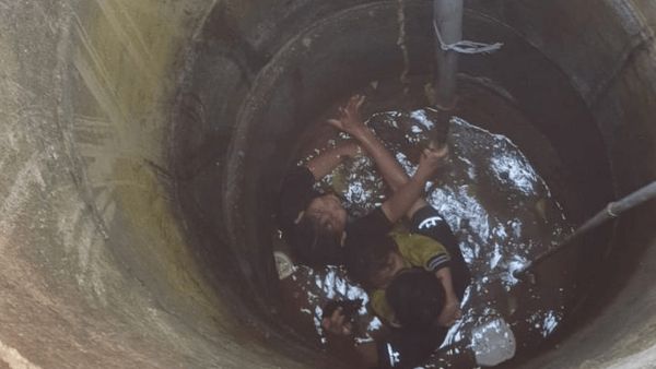 Berita Jakarta: Niat Selfie, Ayah dan Anak Malah Tercebur ke Sumur