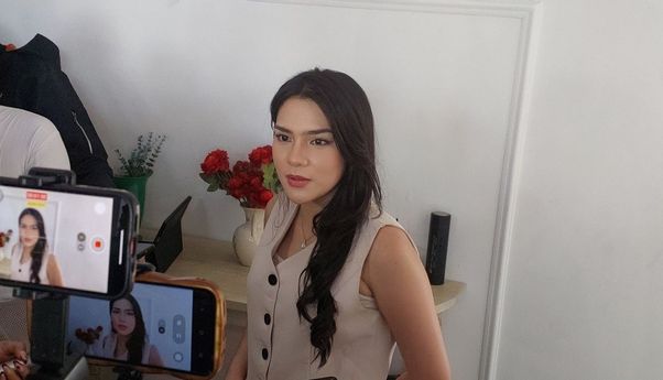 Davina Karamoy Ungkap Tantangan Jadi CEO di Series Main Hati