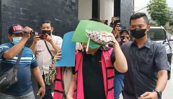 Pasutri di Surabaya Kompak “Akali” Bank Jatim, Rugi hingga Rp60,2 Miliar