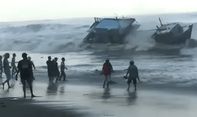 Berita Terbaru di Jateng: Gelombang Tinggi di Laut Selatan Jabar-DIY Diprediksi Capai 4 Meter