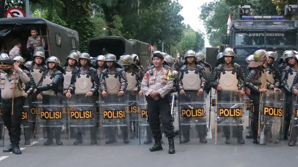 Polisi Kerahkan 588 Personel Kawal Demo Indonesia Gelap Hari Ini