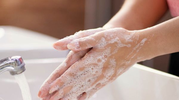 Sering Cuci Tangan Merupakan Gejala OCD, Benar Demikian?