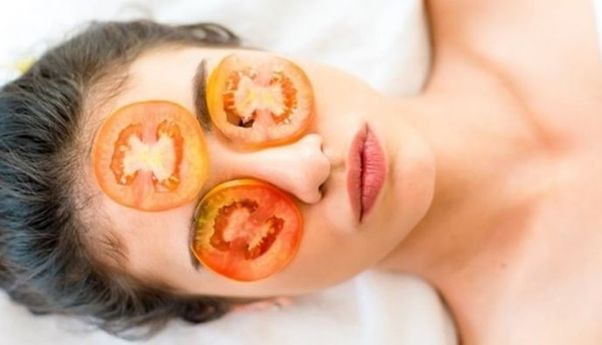 Tips Membuat Masker Tomat untuk Wajah Berjerawat