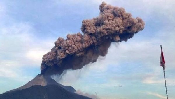 10 Orang Meninggal Dunia Akibat Letusan Gunung Lewotobi Laki-laki NTT