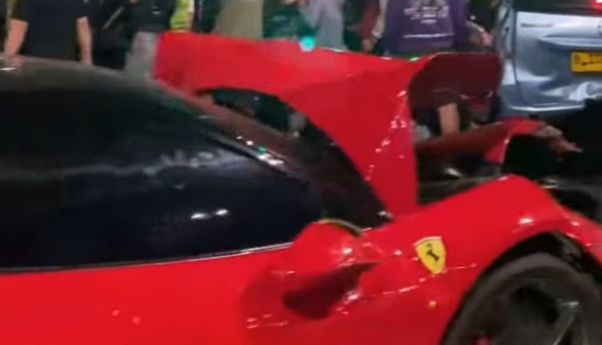 Pengemudi Mobil Ferrari yang Tabrak Lima Kendaraan di Jaksel Ditetapkan sebagai Tersangka
