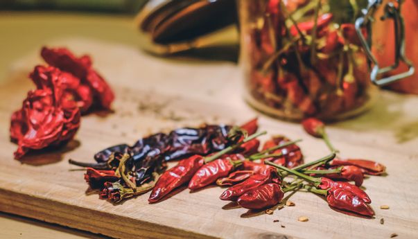 Buat Emak-emak, Harga Cabai Merah dan Bawang Bombai di Pasar Semarang Lagi Turun