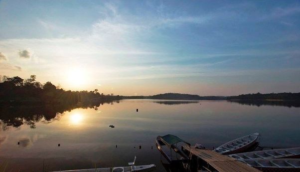 Puaskan Hasrat Hunting Fotomu di Danau Lembah Sari Rumbai Pesisir