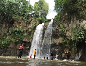 Keindahan Air Terjun Simonang-Monang Desa Padang Pulau di Kabupaten Asahan