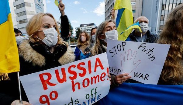 Perang Rusia-Ukraina Pecah, Vladimir Putin Didemo Warga dari Seluruh di Dunia