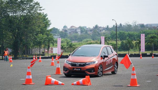 Tips Safety Driving Mobil untuk Mengurangi Angka Laka Lintas, Bisa Dimulai dari Anda