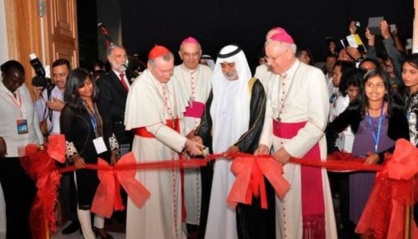 Beredar Foto Otoritas Vatikan dan Raja Arab Saudi Resmikan Gereja Pertama di Saudi, Benarkah?