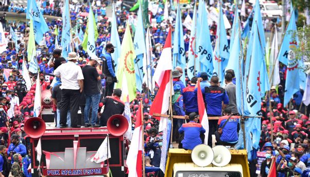 Buntut Perppu Cipta Kerja “Ciptaan” Jokowi, Buruh Bersiap Demo Besar-besaran