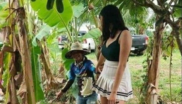 Viral! Ada Wanita Seksi Temani Bapak-bapak yang Lagi Mancing, Para Emak Harus Waspada!