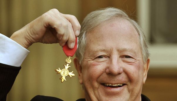 Komedian Legendaris Tim Brooke-Taylor Meninggal karena Covid-19
